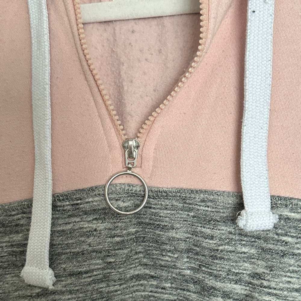 Stylish Women's Colorblock Hoodie Sweater - Picture 3 of 6